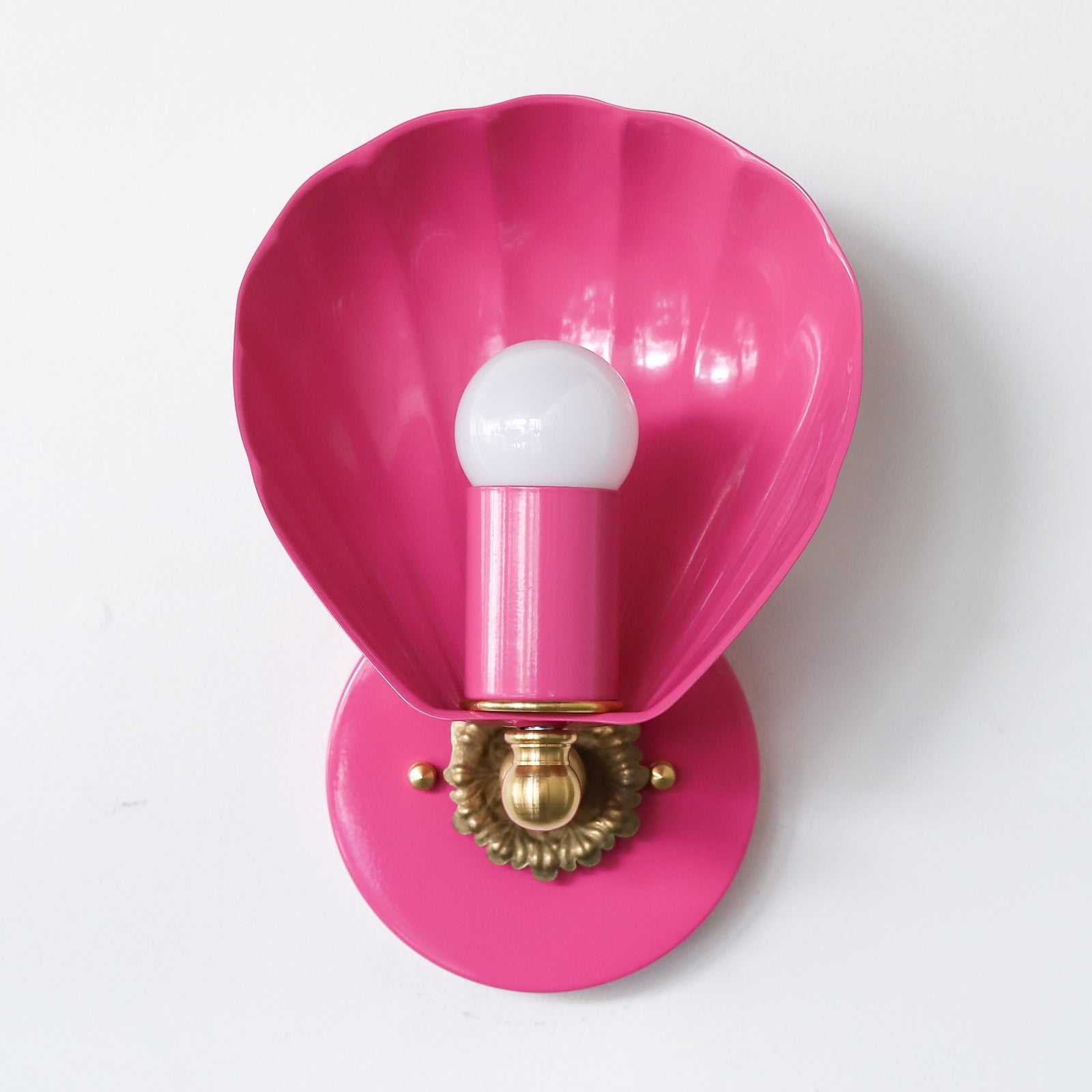 Shell Shape Wall Sconce - Brass Accents Steel Light for Eclectic Decor