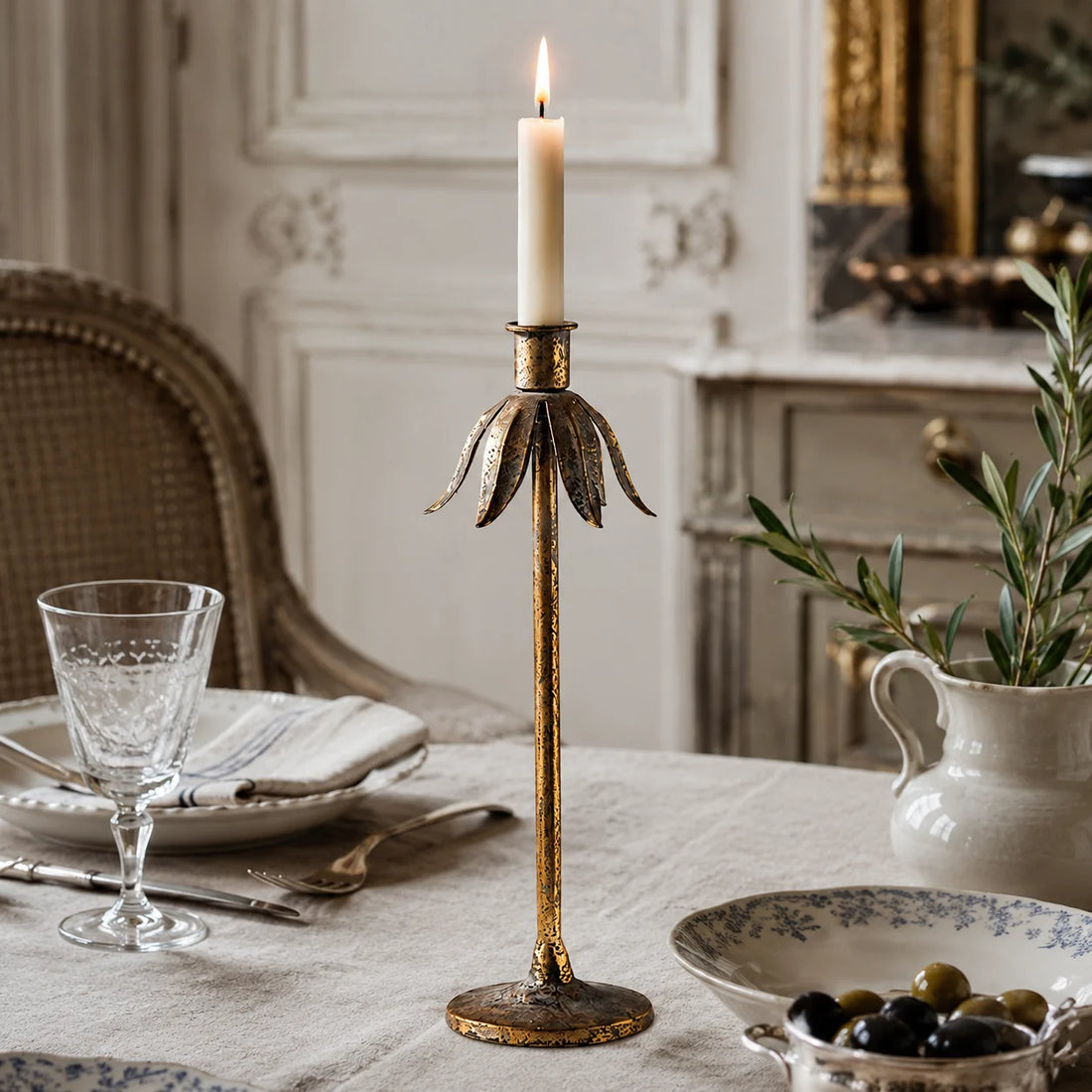 Aura candlestick 14.2" / 36 cm scene