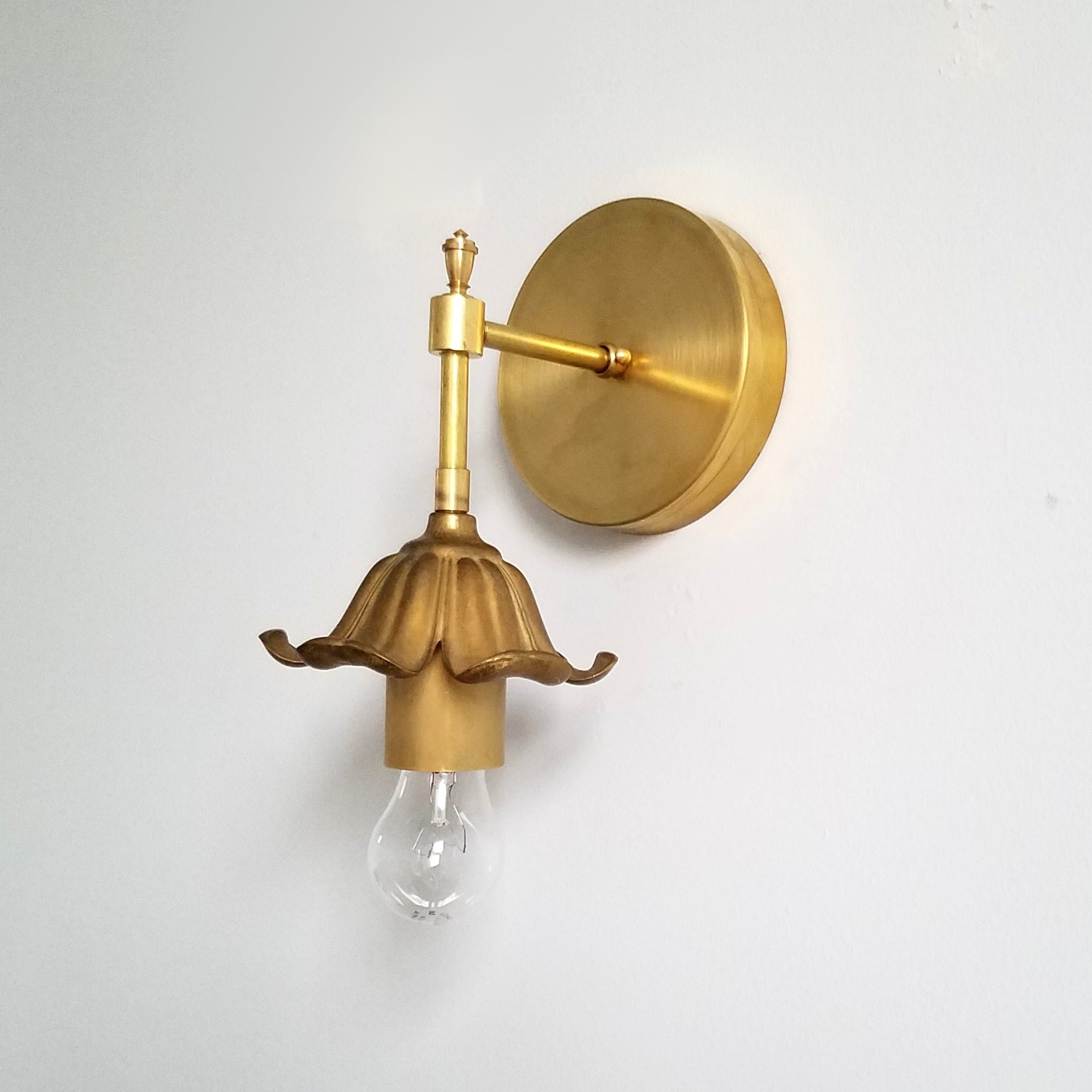 Single Light Brass Wall Sconce - Romantic Bathroom & Hallway Lamp