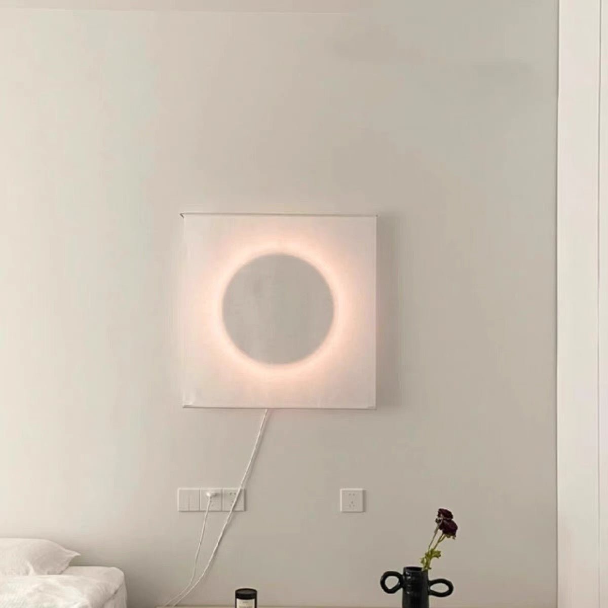 Modern Simple Plug-In Round Wall Lamp