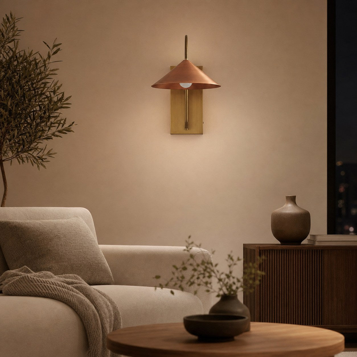 Conique Metal Minimalist Wall Sconce - Sculptural Brass Arch Light for Modern Interiors