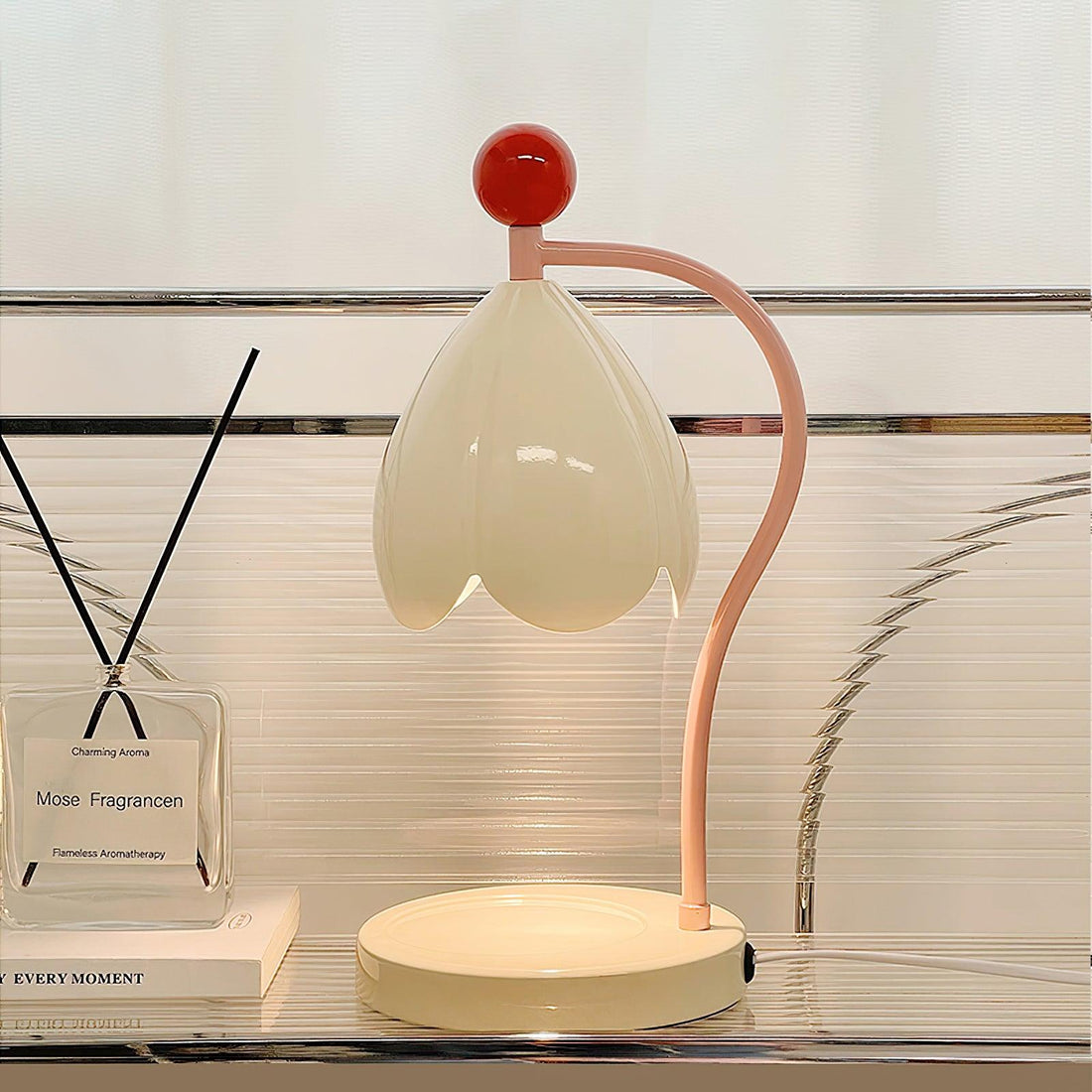 Flower - Shaped Wrought Iron Table Lamp