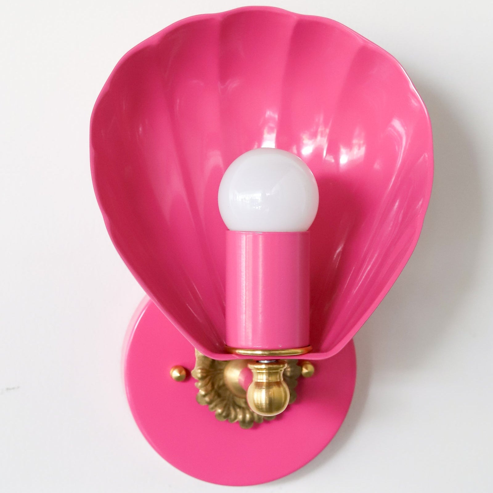 Shell Shape Wall Sconce - Brass Accents Steel Light for Eclectic Decor