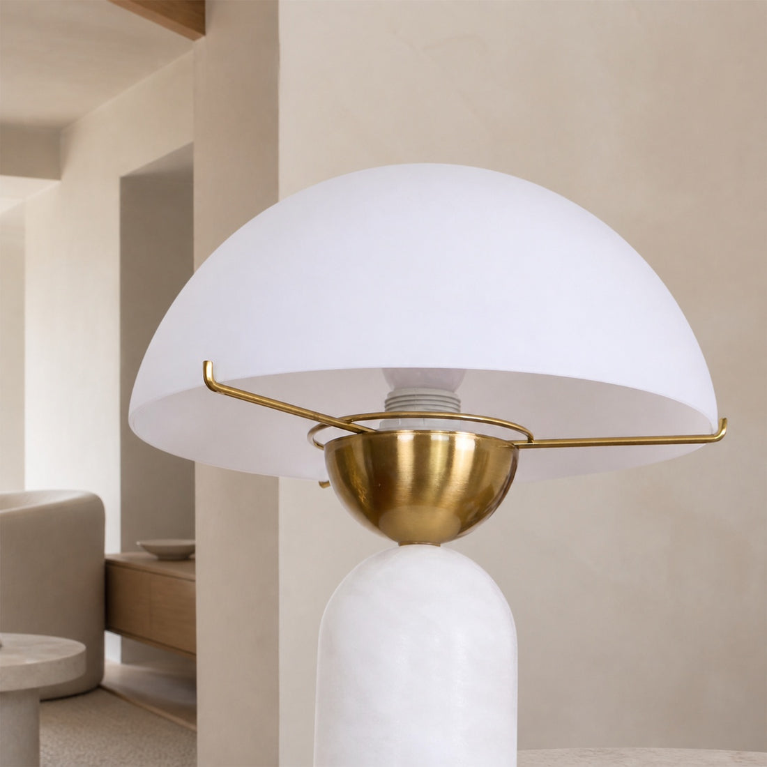 Peono Alabaster Table Lamp