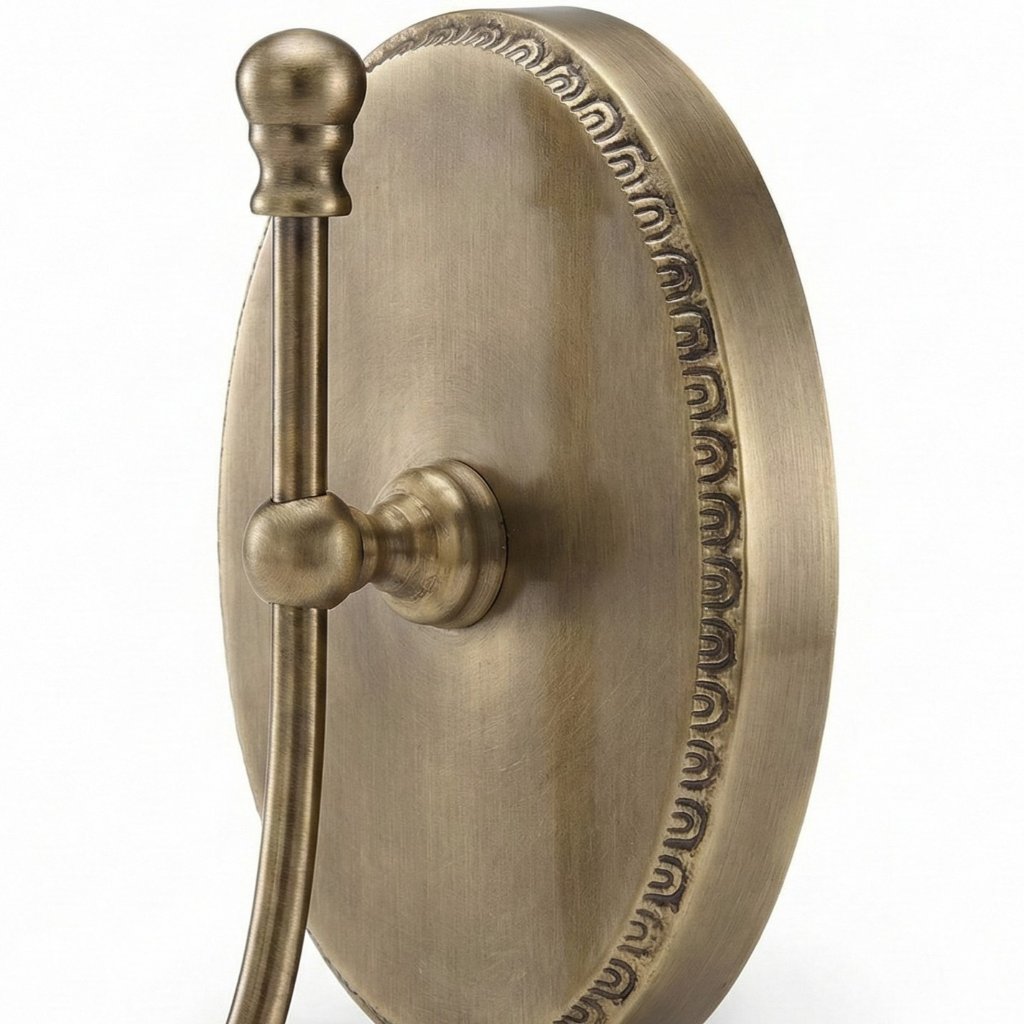 Avelora oval brass backplate and arm