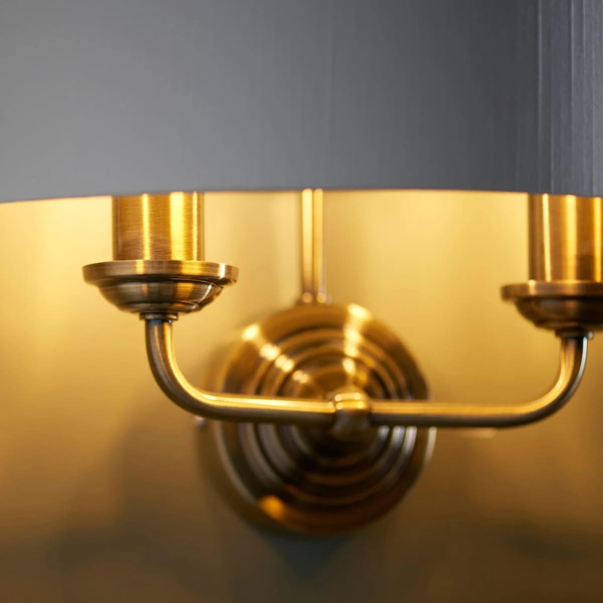 Tela Classic Wall Sconce with Fabric Shade – Elegant Metal Finish Wall Light for Living Room / Bedroom