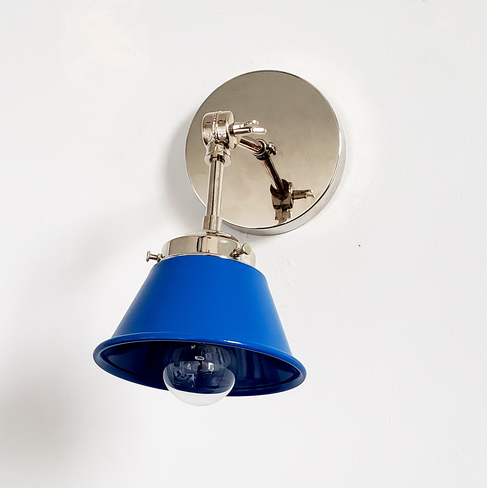 Modern Cone With Elegant Swivel Mechanism Brass Wall Lamp