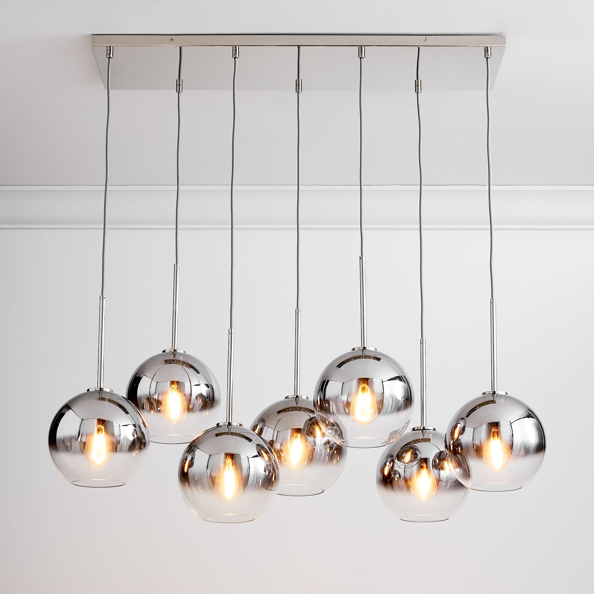 Selvion Contemporary 7-Light Globe Chandelier – Ambient Lighting for Hotel Lobbies or Homes