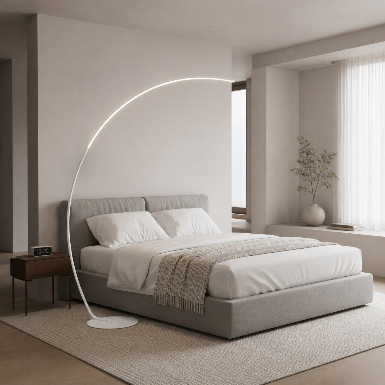 Lirra Minimal Curved Floor Lamp – Elegant Metal Accent for Living Spaces