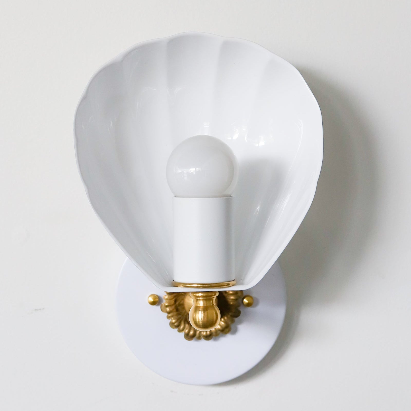 Shell Shape Wall Sconce - Brass Accents Steel Light for Eclectic Decor