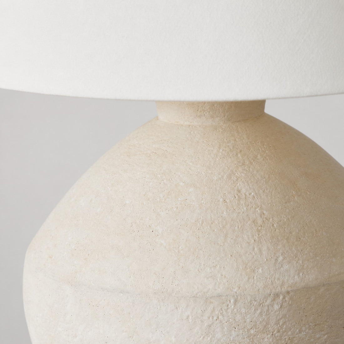 Ceruna Modern Ceramic Table Lamp – Sculptural Body Clean Finish for Entryway and Lounge