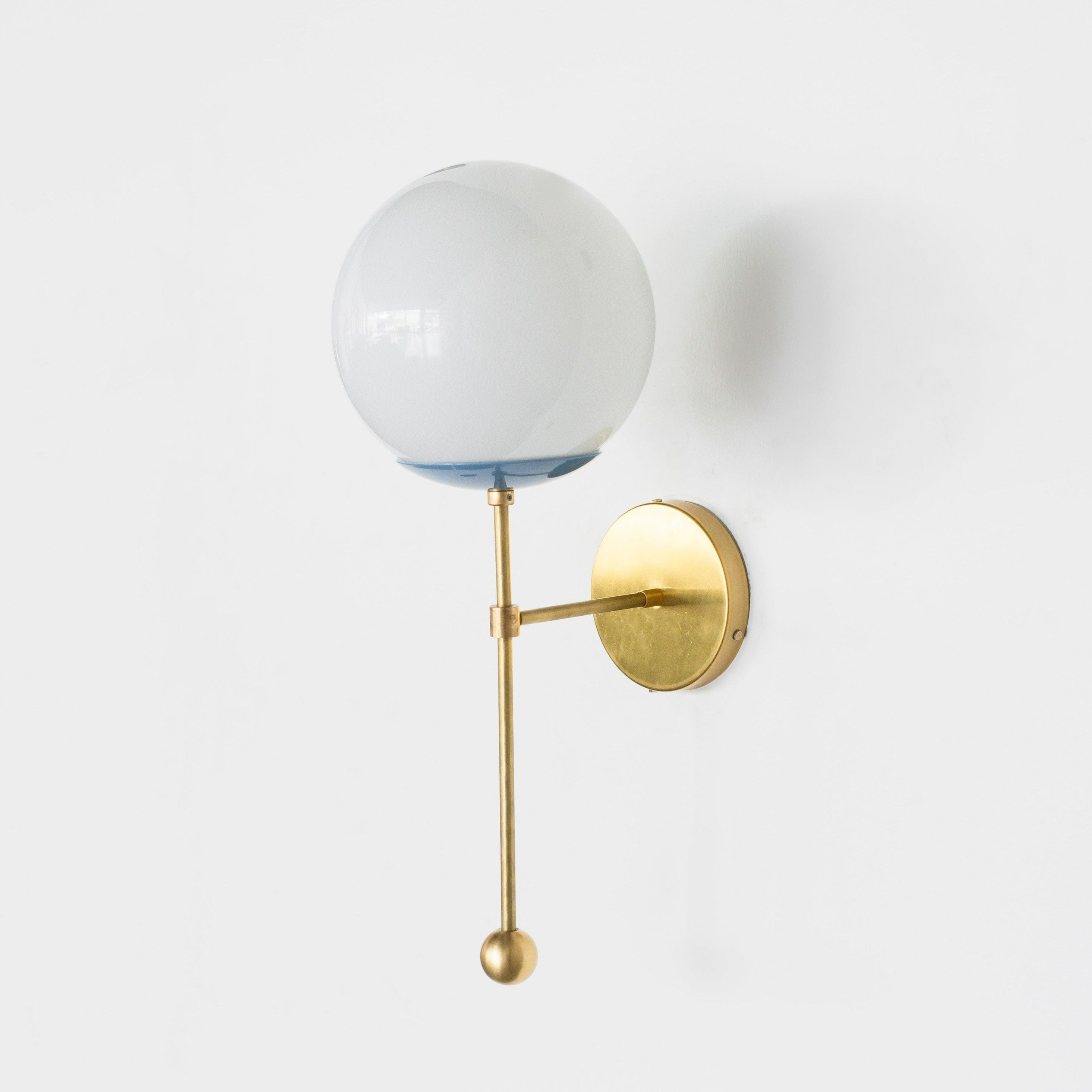 Modern Adjustable Wall Sconce - Brass & Glass Accent for Home Lighting