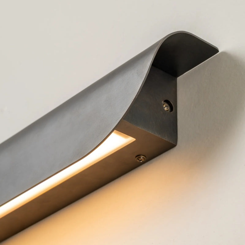 Hidra Modern Metal Wall Sconce – Minimalist Down-Light Sconce for Modern Homes