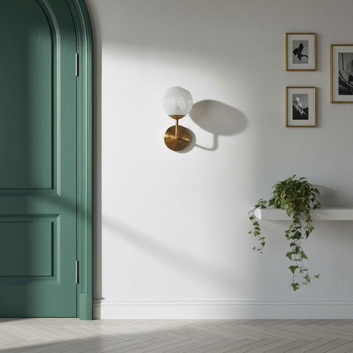 Modo Sculpted Glass Wall Sconce – Modern Diffused-Light Lamp for Entryways