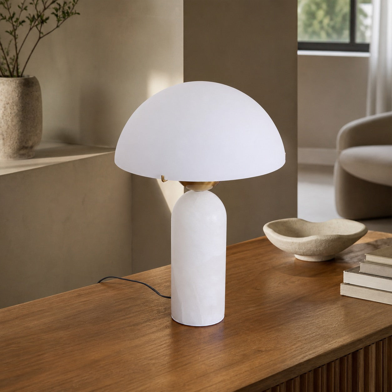 Peono Alabaster Table Lamp