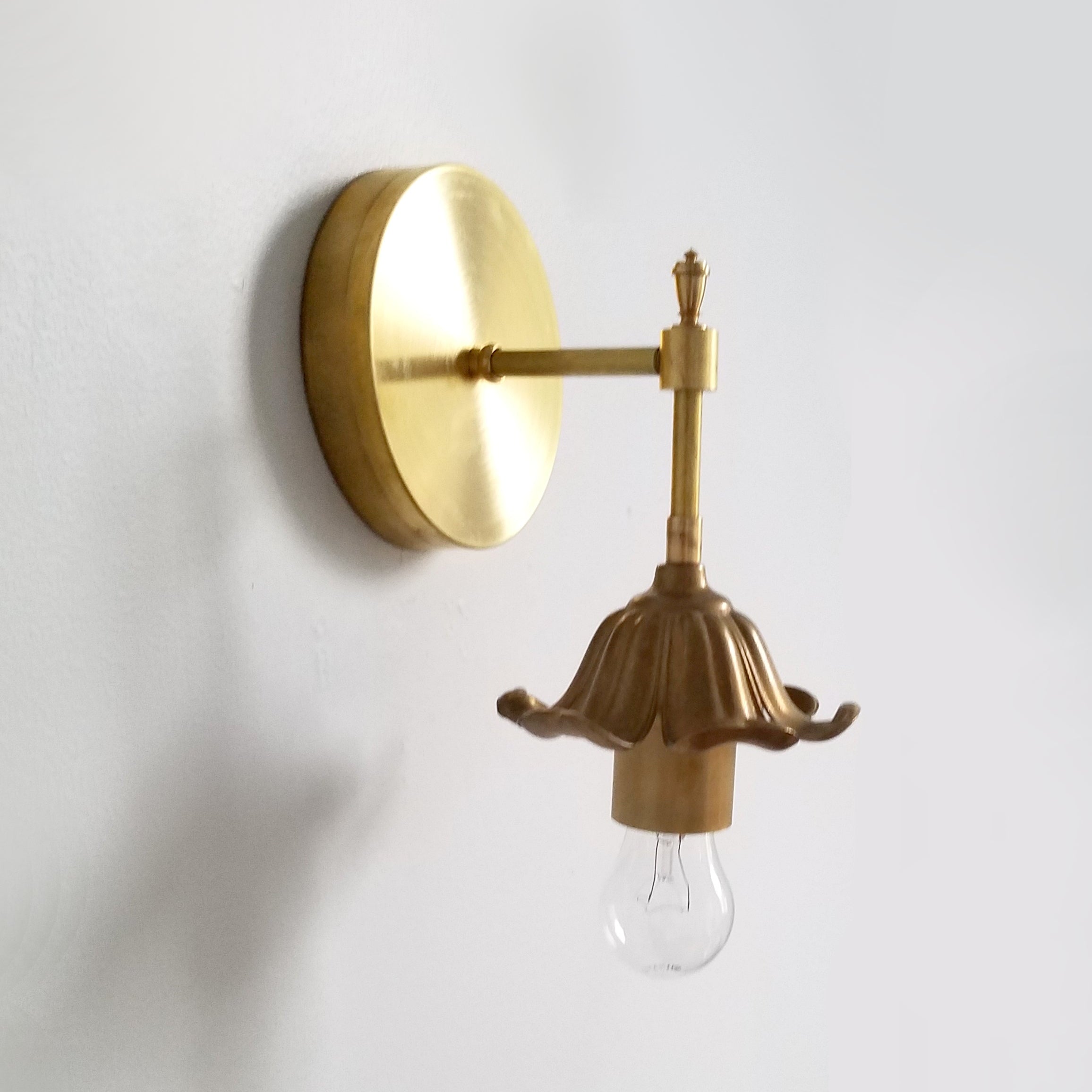 Single Light Brass Wall Sconce - Romantic Bathroom & Hallway Lamp