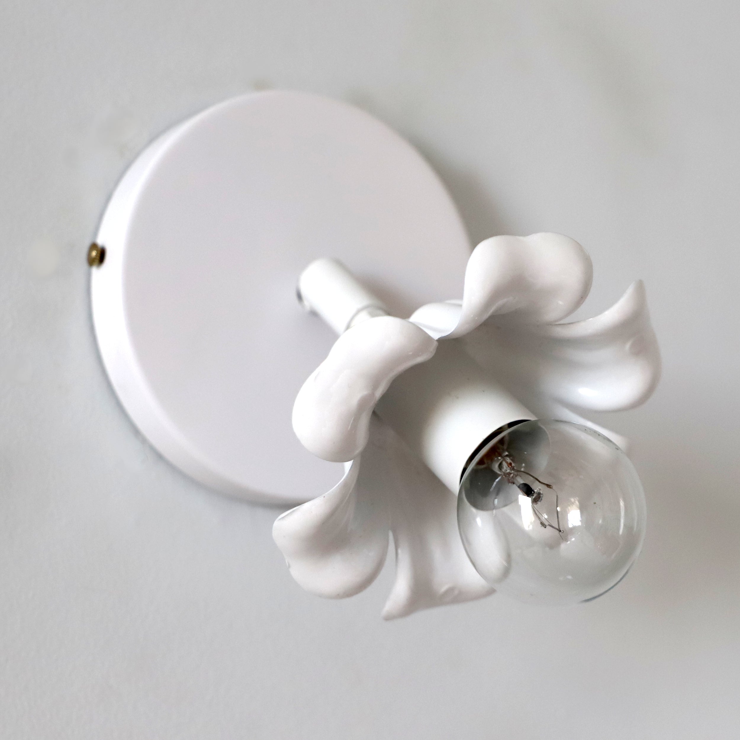 Romantic Brass Sconce - Adjustable Flower Cup Wall Light for Cozy Spaces