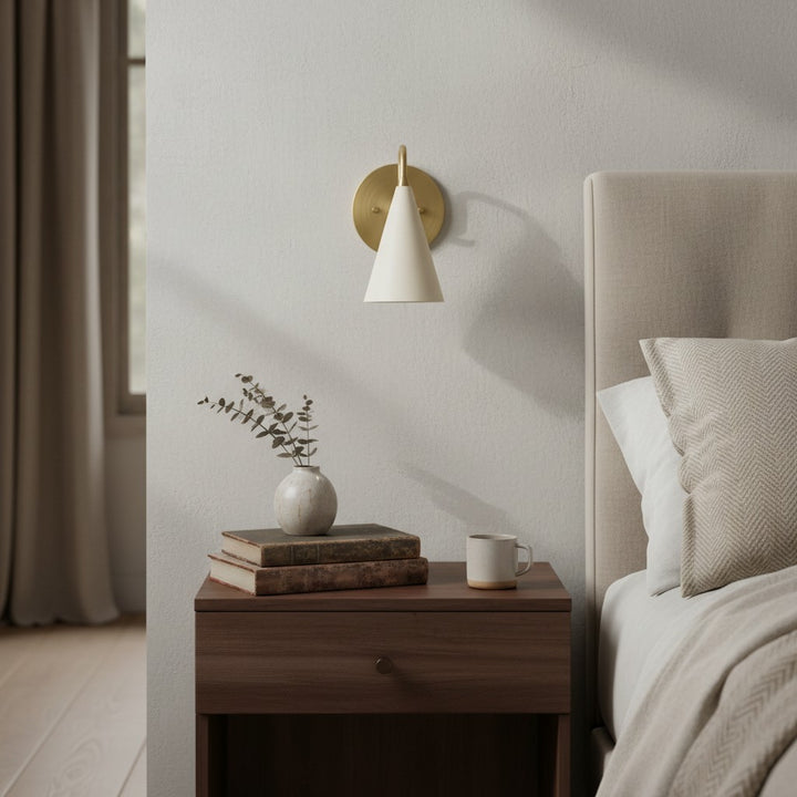 Curva Metal Cone Shade Sconce – Vintage Brass Wall Light for Entryway or Stairwell