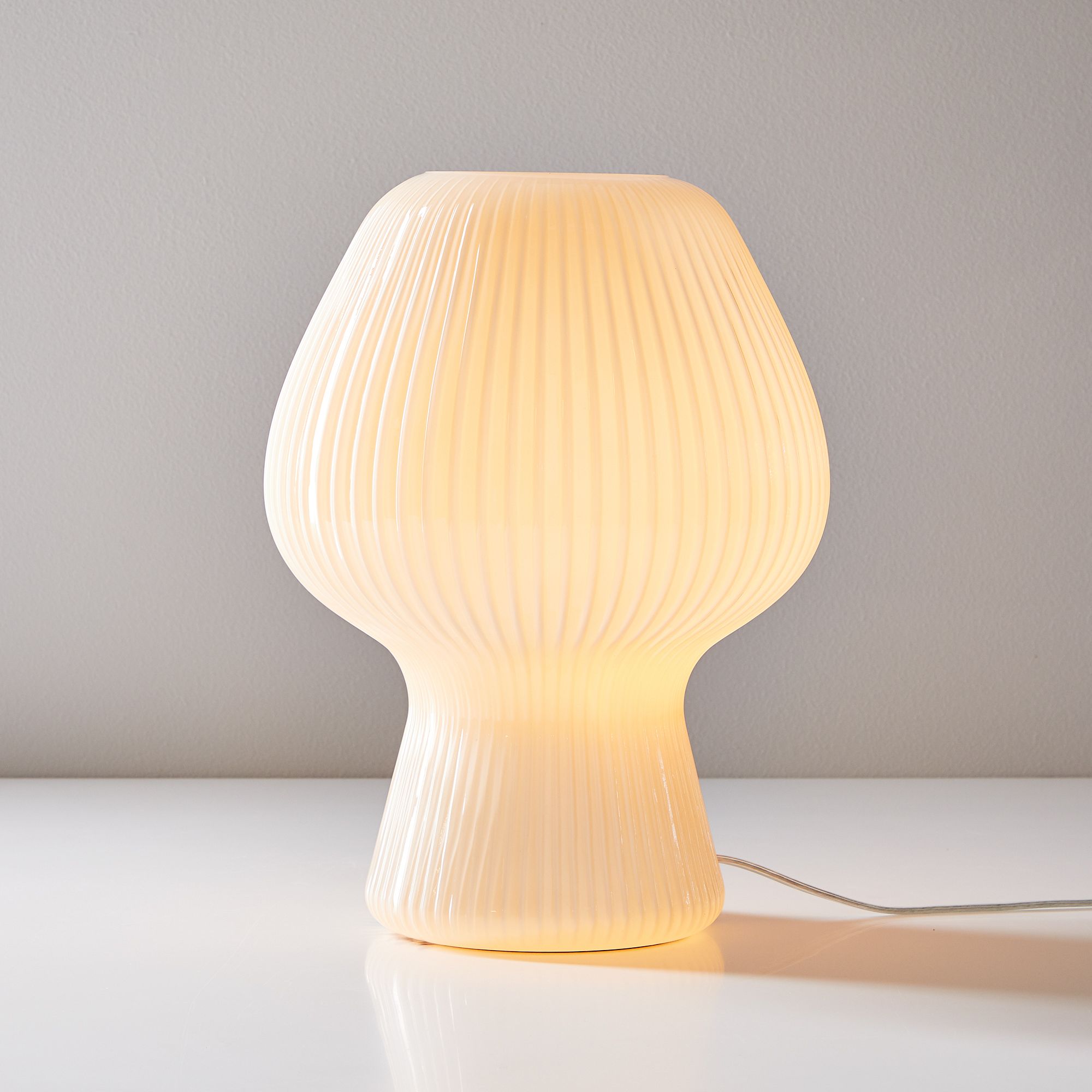 Novarise Ribbed Glass Table Lamp – Textured Glass Accent Lighting
