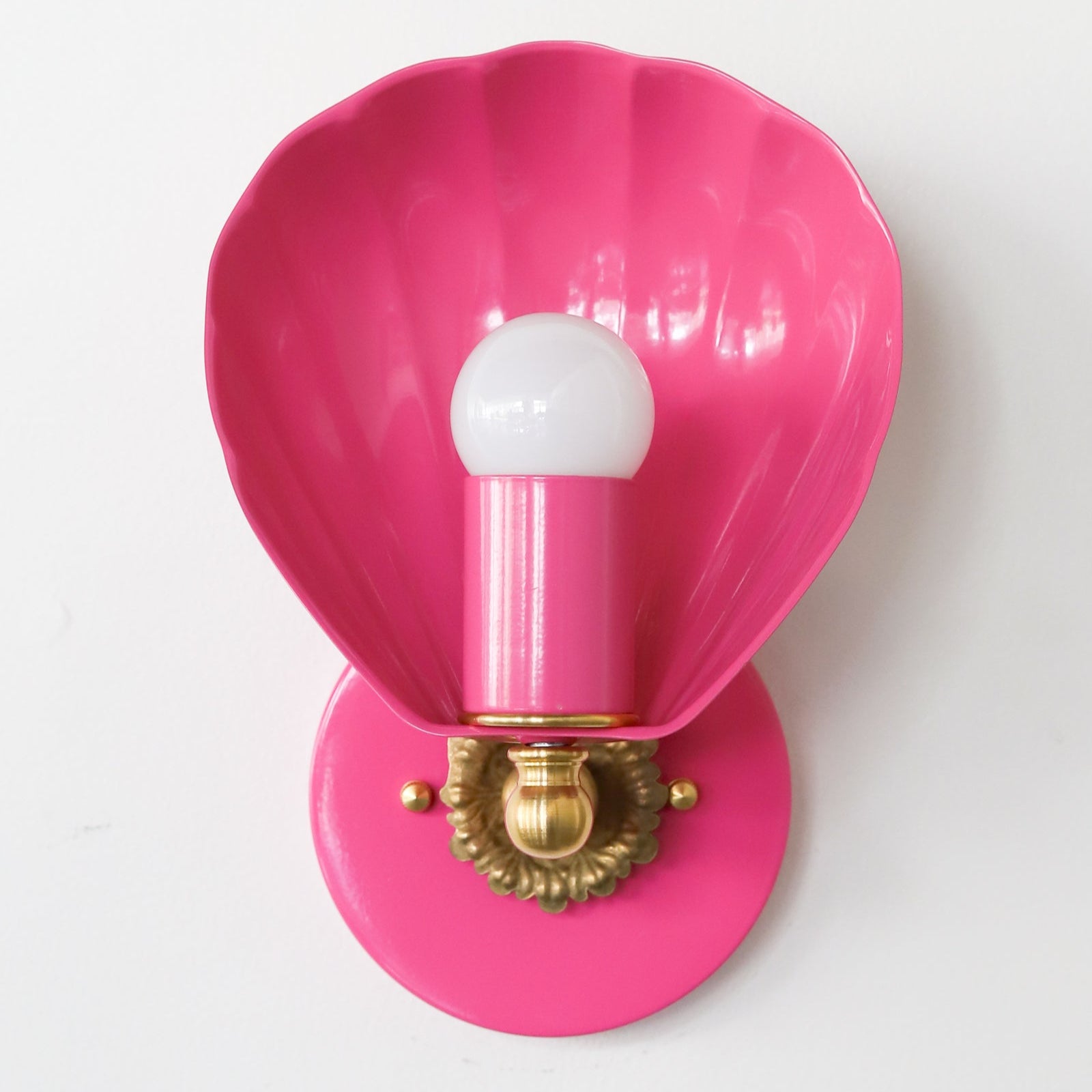 Shell Shape Wall Sconce - Brass Accents Steel Light for Eclectic Decor