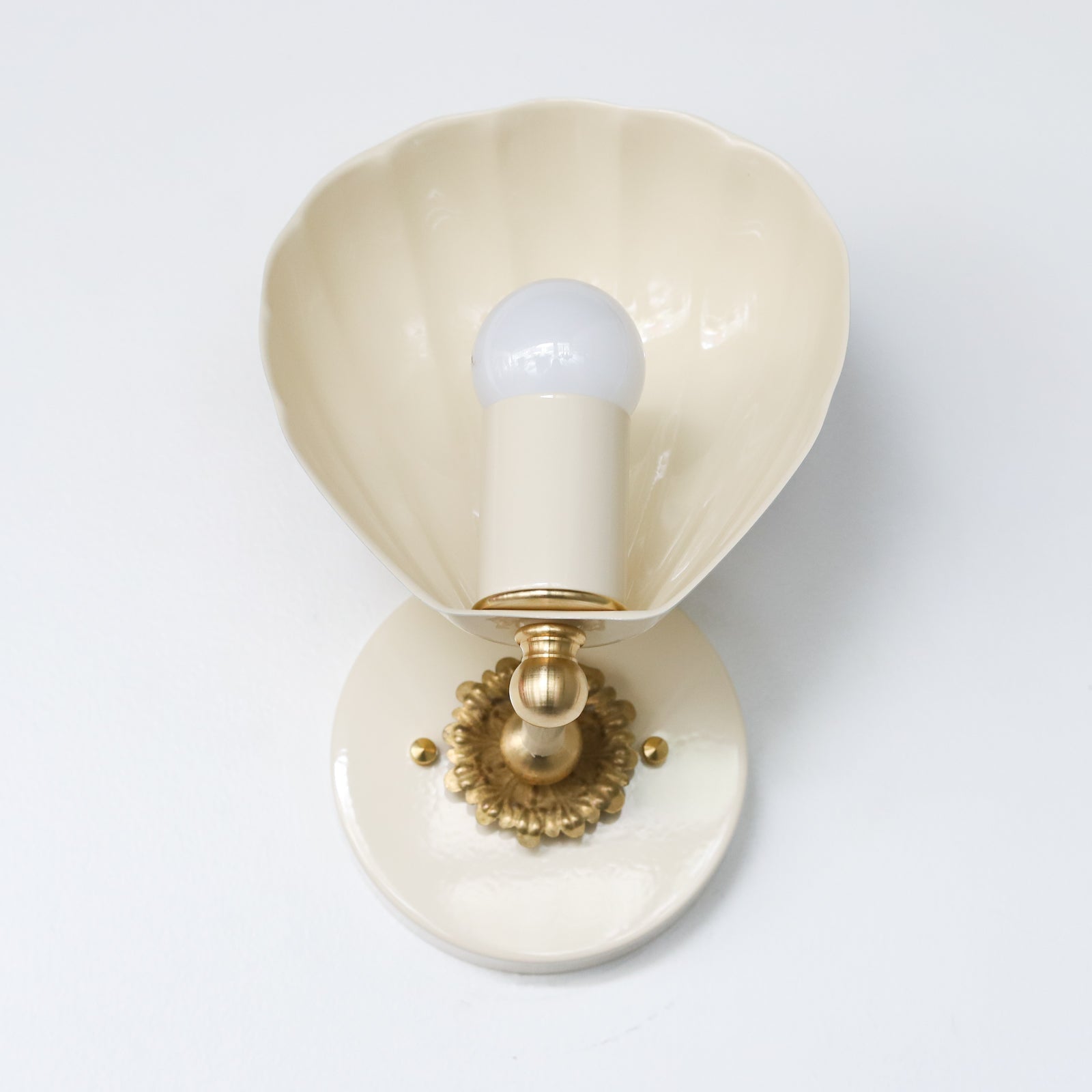 Shell Shape Wall Sconce - Brass Accents Steel Light for Eclectic Decor