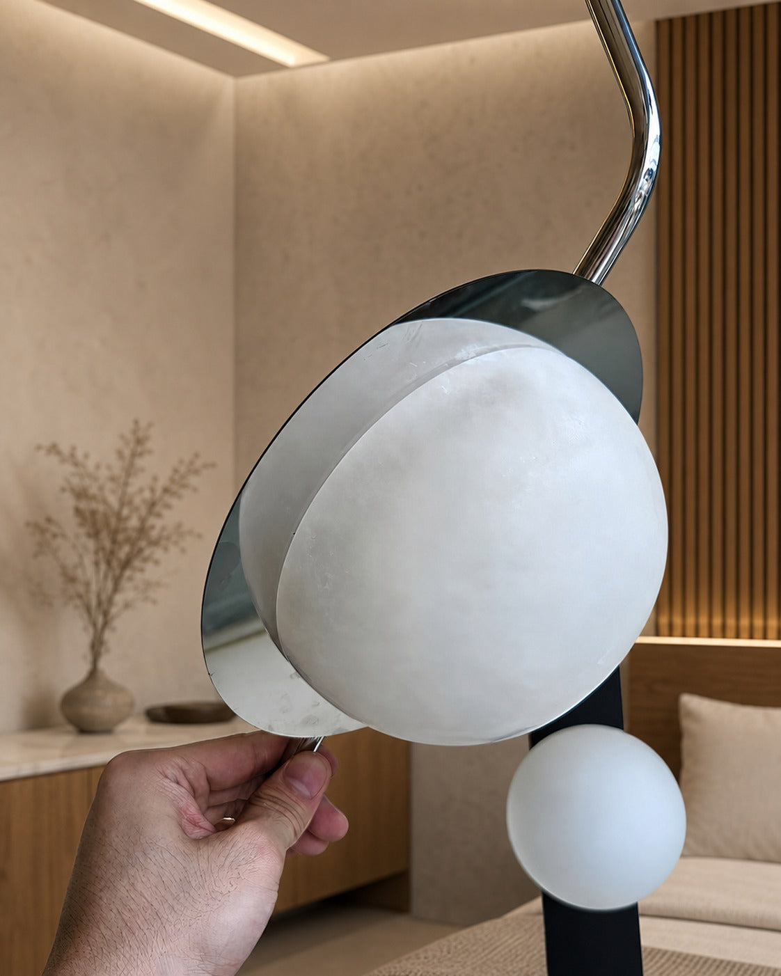 Chic Luminance Alabaster Pendant Light