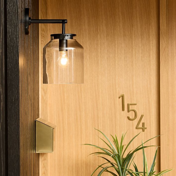 Hanton Minimalist Outdoor Wall Light - Matte Metal Industrial Sconce for Modern Spaces