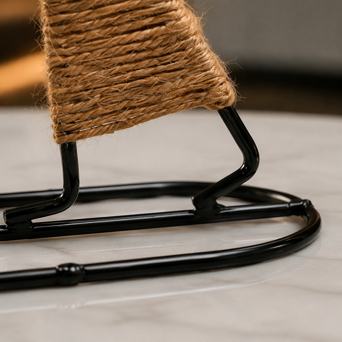 Aura lower rope and black metal base detail