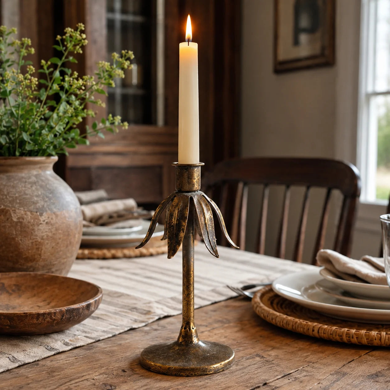 Aura candlestick 7.3" / 18.5 cm scene