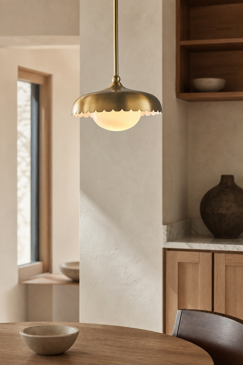 Rayla Scallop Pendant Light – Brass Finish Retro Ceiling Lamp for Dining & Kitchen