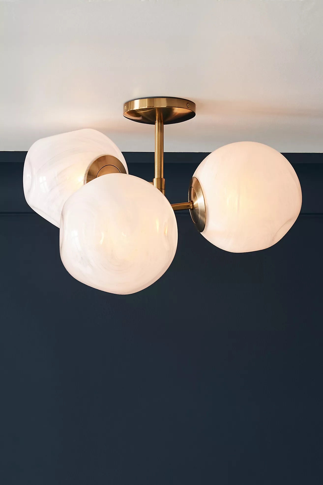 Pawrior Sculptural Ceiling Light – Modern Flush Mount with Brass & Glass Finish