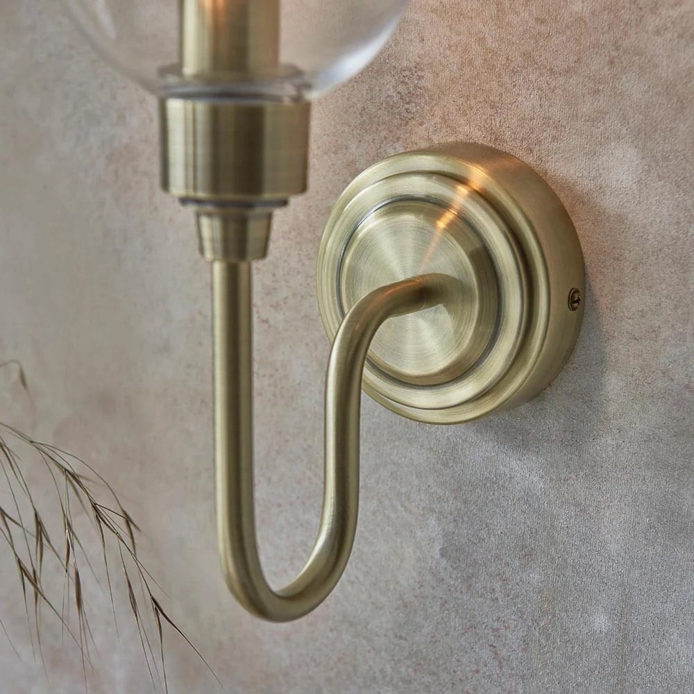 Clarione Art Deco Wall Light with Clear Glass Shade – Modern Metal Design for Hallways