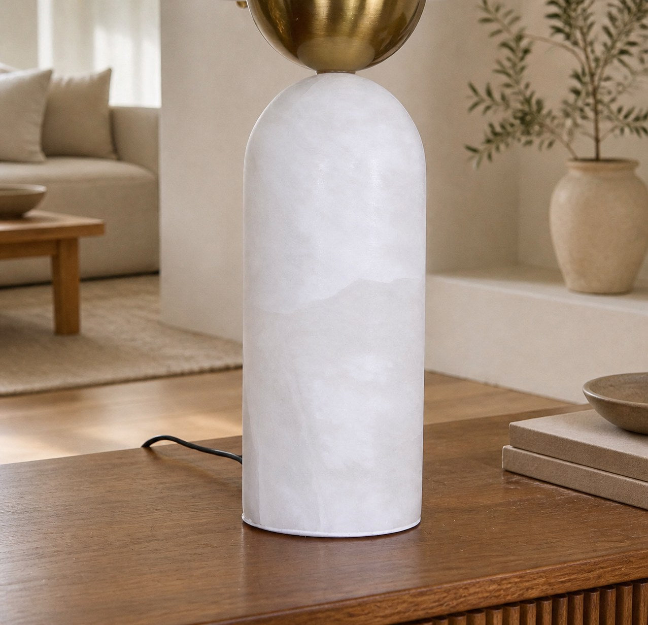 Peono Alabaster Table Lamp