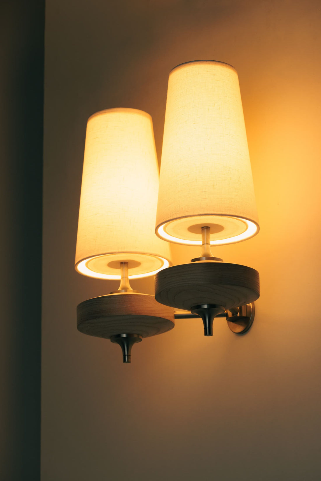 Hour Rho Wall Lamp