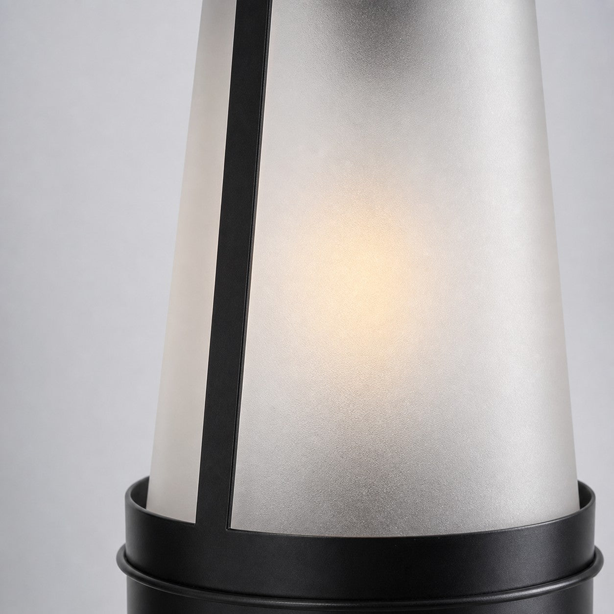 Visible construction detail of the vintage black outdoor wall lantern 1