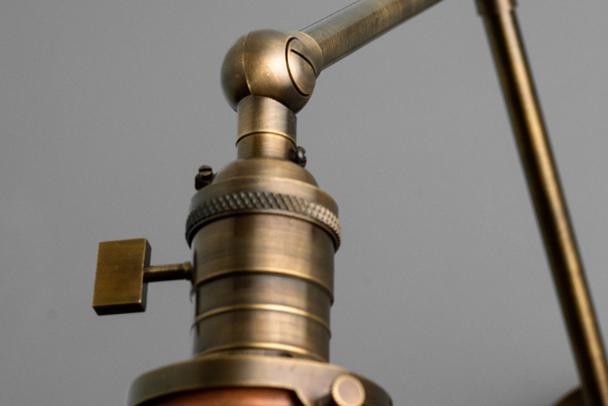 Conique Metal Industrial Farmhouse Wall Lamp – Adjustable Arm Wall Sconce for Accent Lighting