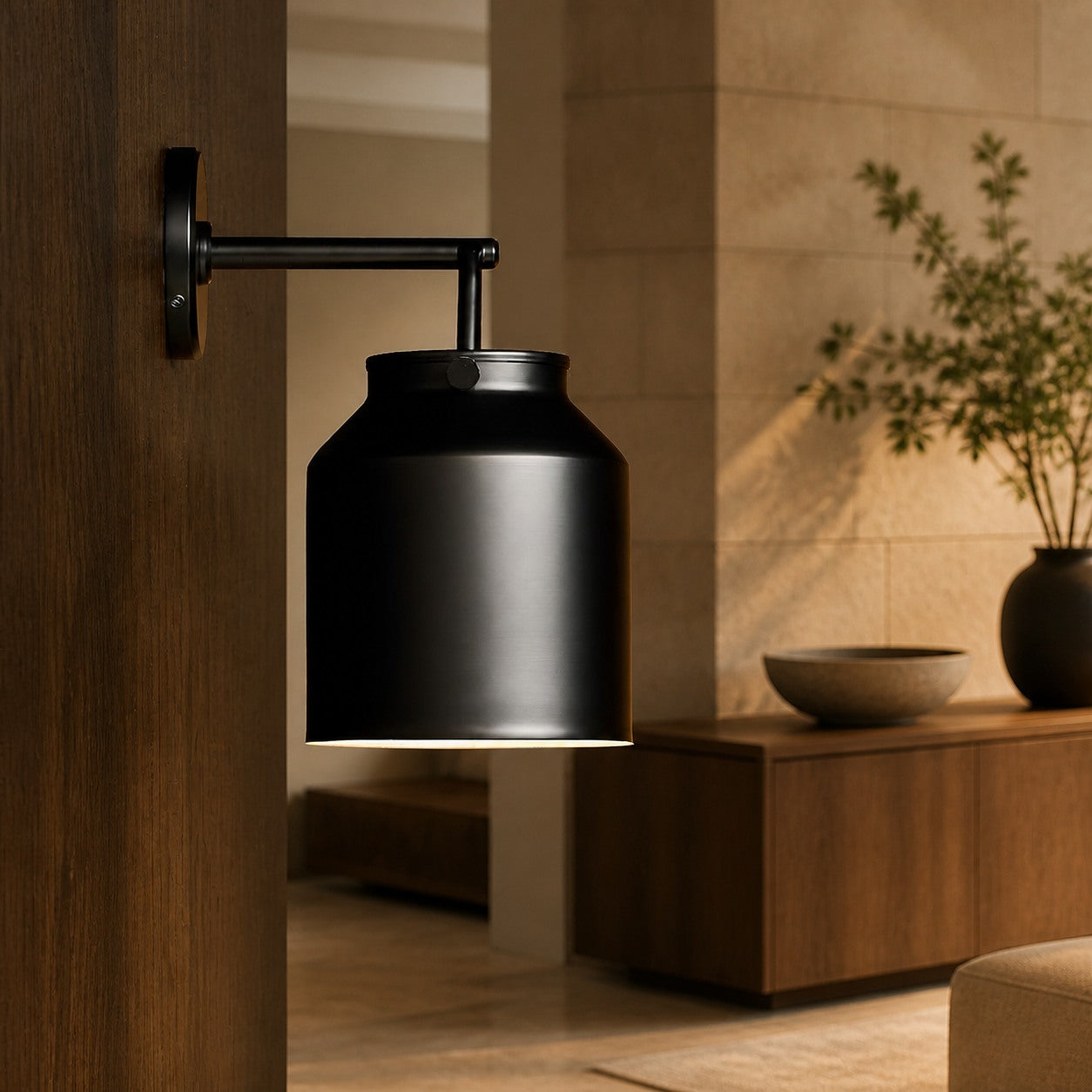 Hanton Minimalist Outdoor Wall Light - Matte Metal Industrial Sconce for Modern Spaces
