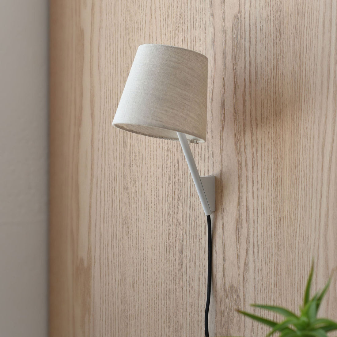 Novira Emphasis on Adjustable Shade Bedside Use