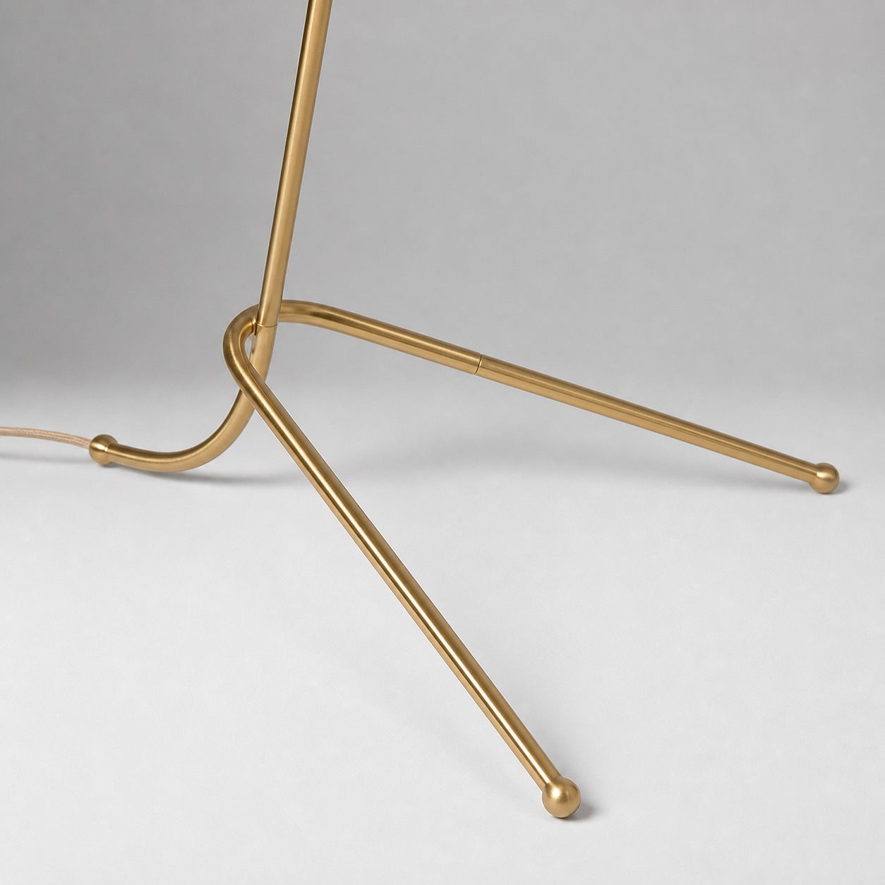 Oslan Scalloped Shade Floor Lamp - Modern Lighting with Arched Base