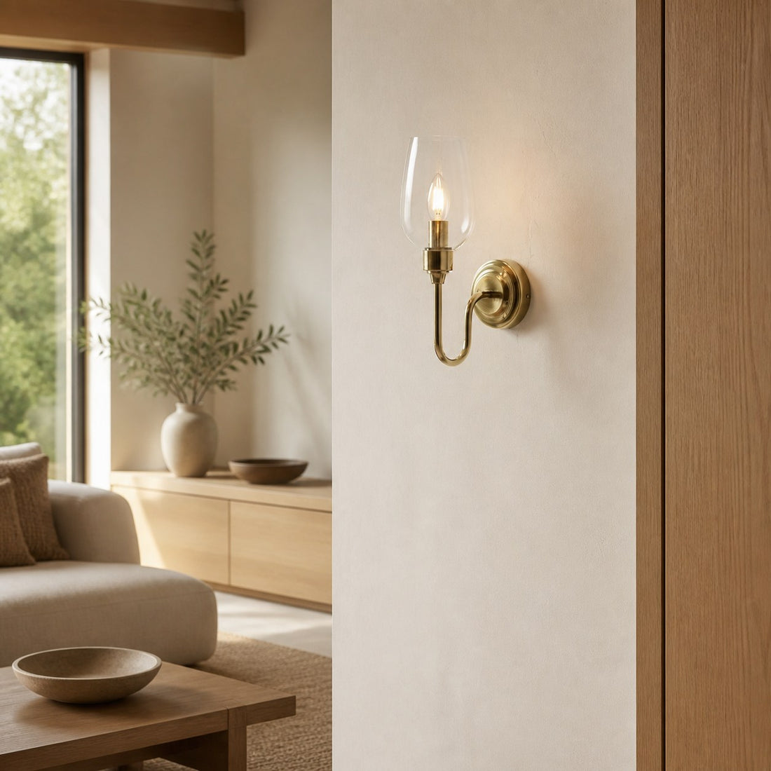 Clarione Art Deco Wall Light with Clear Glass Shade – Modern Metal Design for Hallways