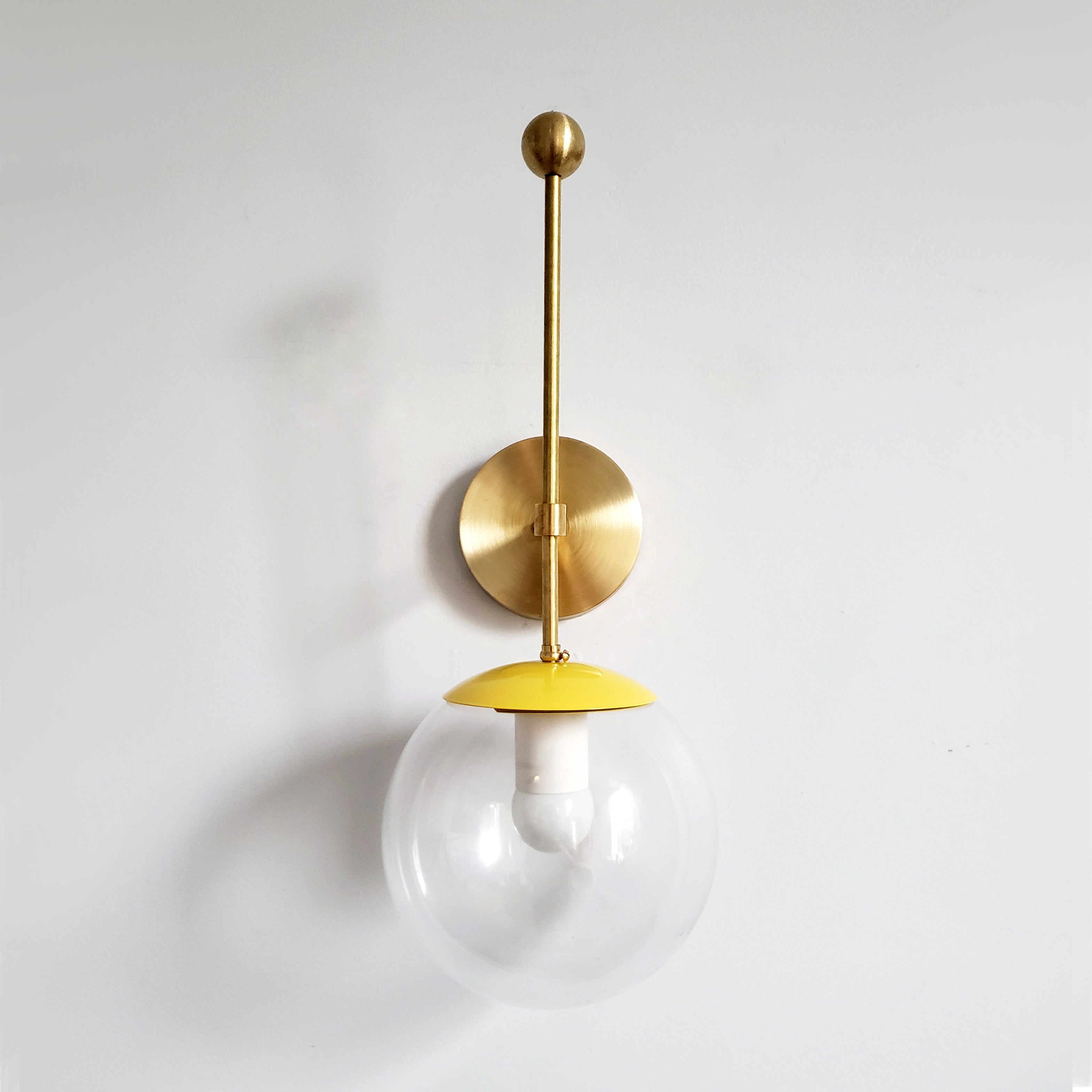 Modern Adjustable Wall Sconce - Brass & Glass Accent for Home Lighting