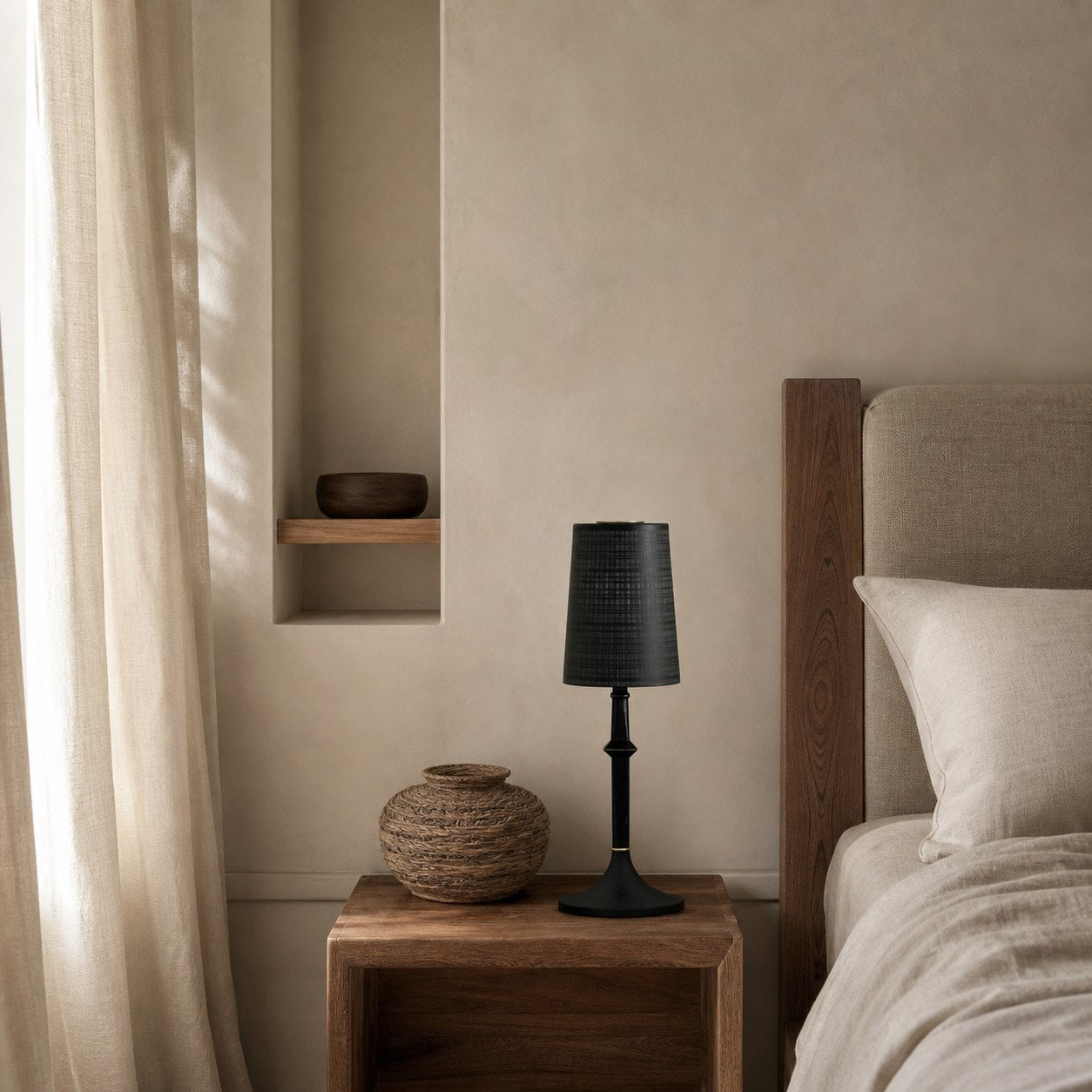 Devon Black Table Lamp (Built-in Battery)