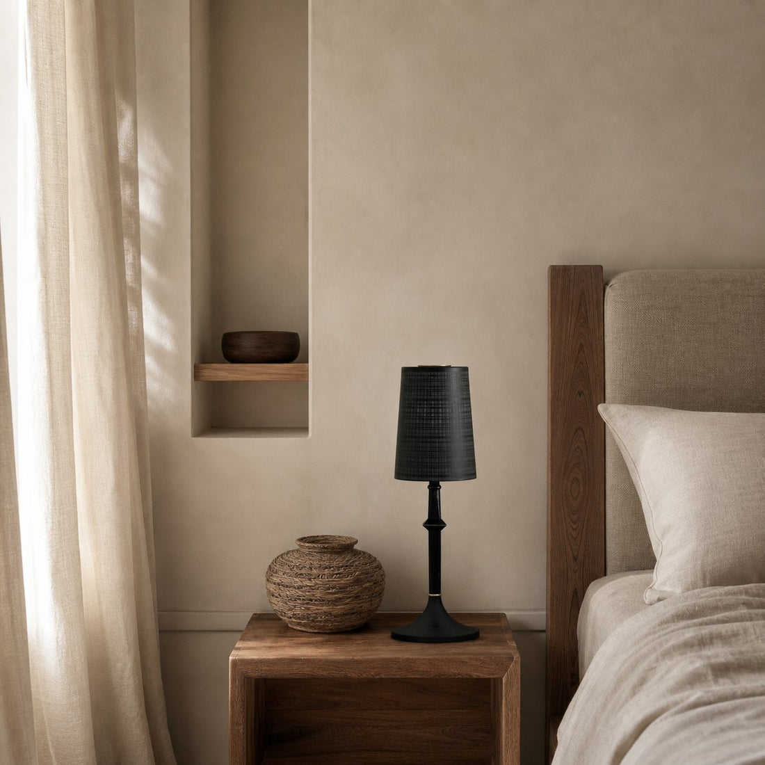 Devon Black Table Lamp (Built-in Battery)