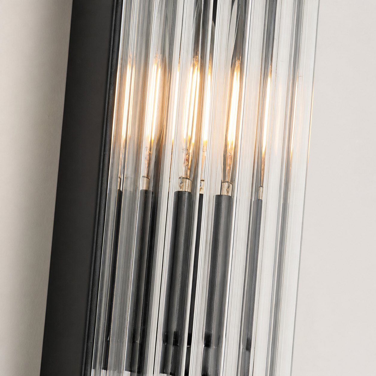 Bravira Ribbed Cylindrical Glass Wall Sconce - Modern Nordic Wall Light for Hallway and Living Space U03