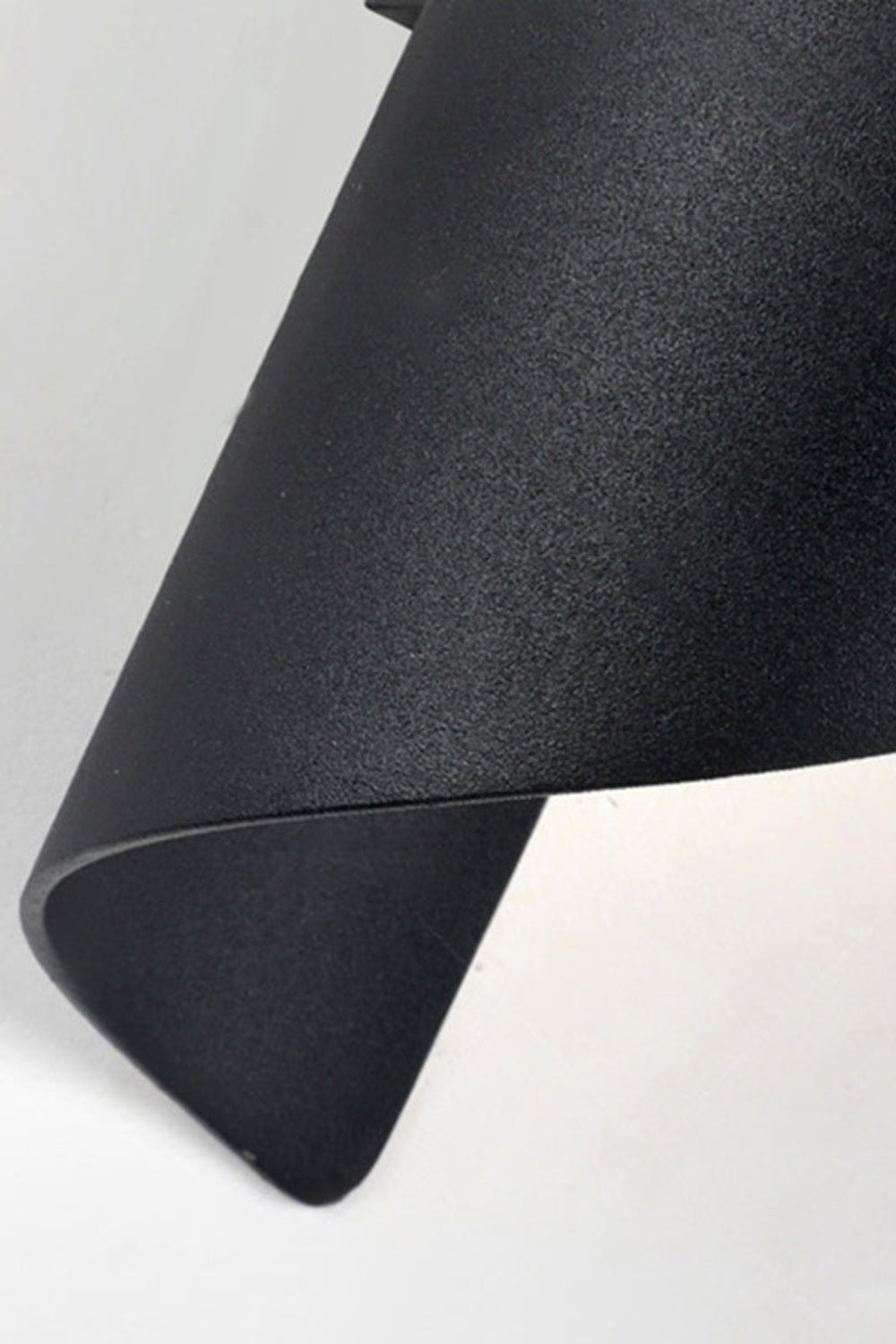 Modern Design Spiral Metal Wall Sconce