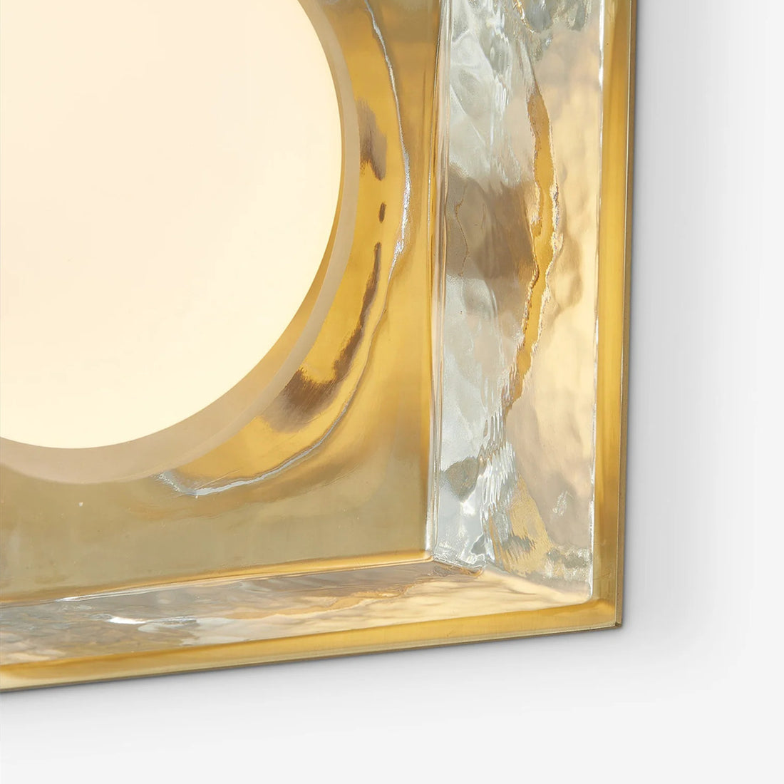 Vellaro Wall Sconce Glass and Metal Design - Timeless Style for Kitchen and Office Lighting