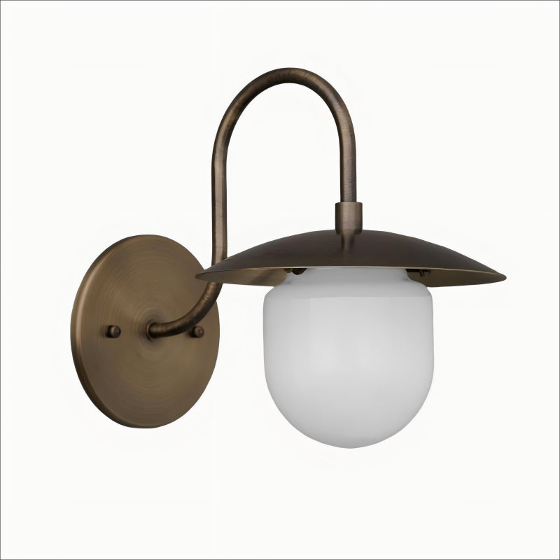 Curva Metal Arched Brass Wall Sconce - Elegant Metal Light for Modern Interiors