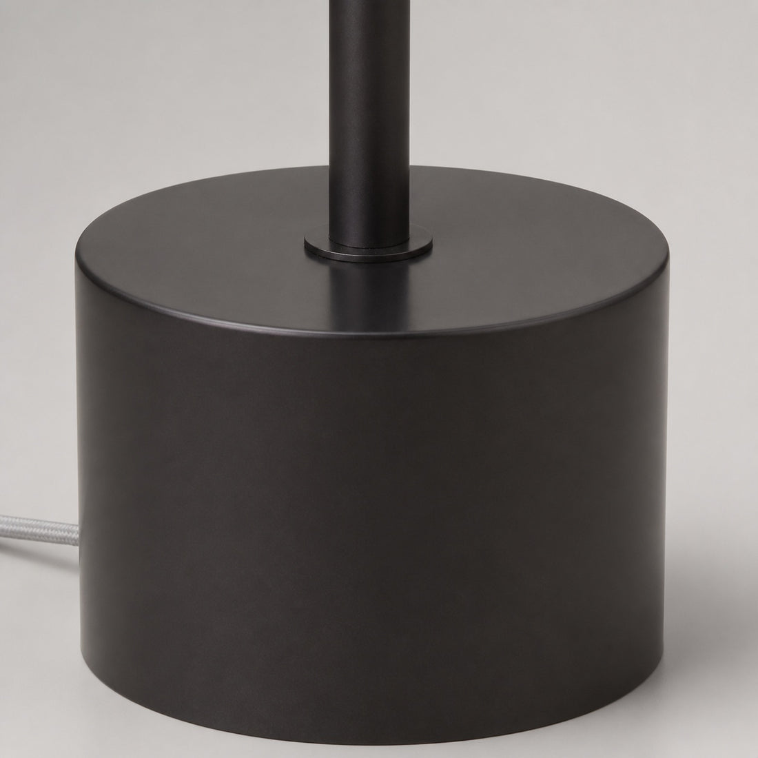 Moss Energy-Efficient Linear Wood LED Floor Lamp – Adjustable Swivel Design