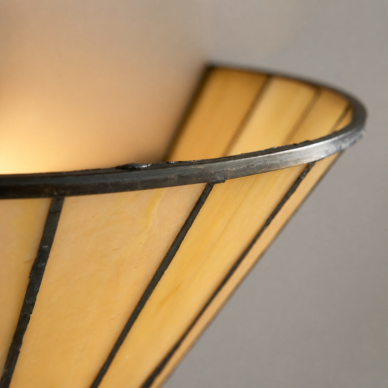TF Dark Star Art Deco Star Tiffany Wall Sconce – Stained Glass Geometric Light for Hallway and Living Room