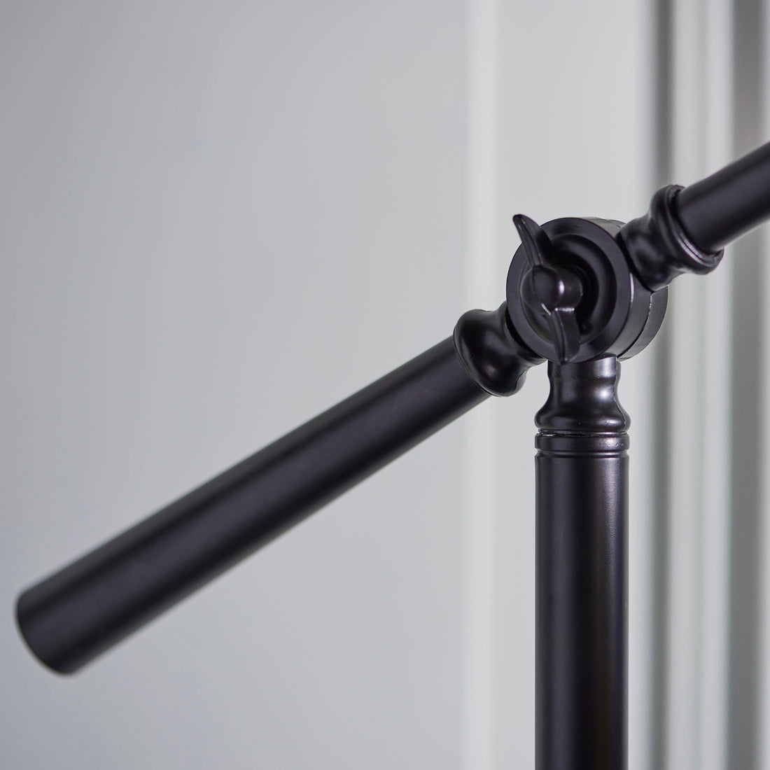 TF Dark Star Tiffany Task Floor Lamp – Art Deco Stained-Glass Floor Light for Living Room